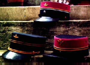 click for 12K picture of SNCB hats in .jpg format
